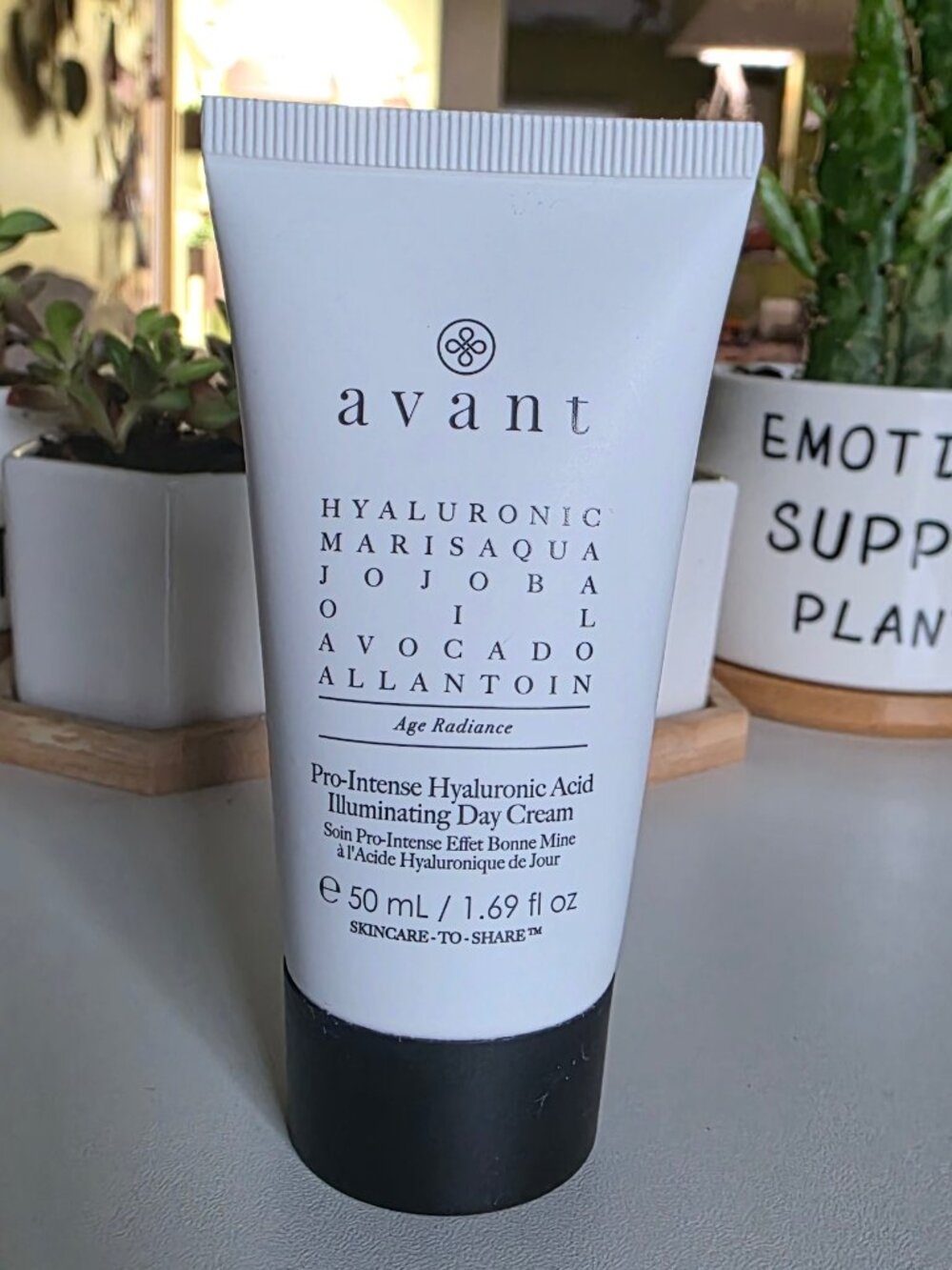 Avant Pro-Intense Hyaluronic Acid Illuminating Day Cream